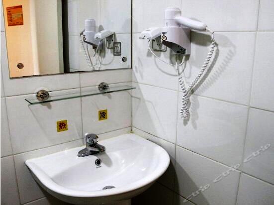 超低溫空氣源熱泵廠家熱水工程案例 超低溫空氣源熱泵廠家熱水工程案例