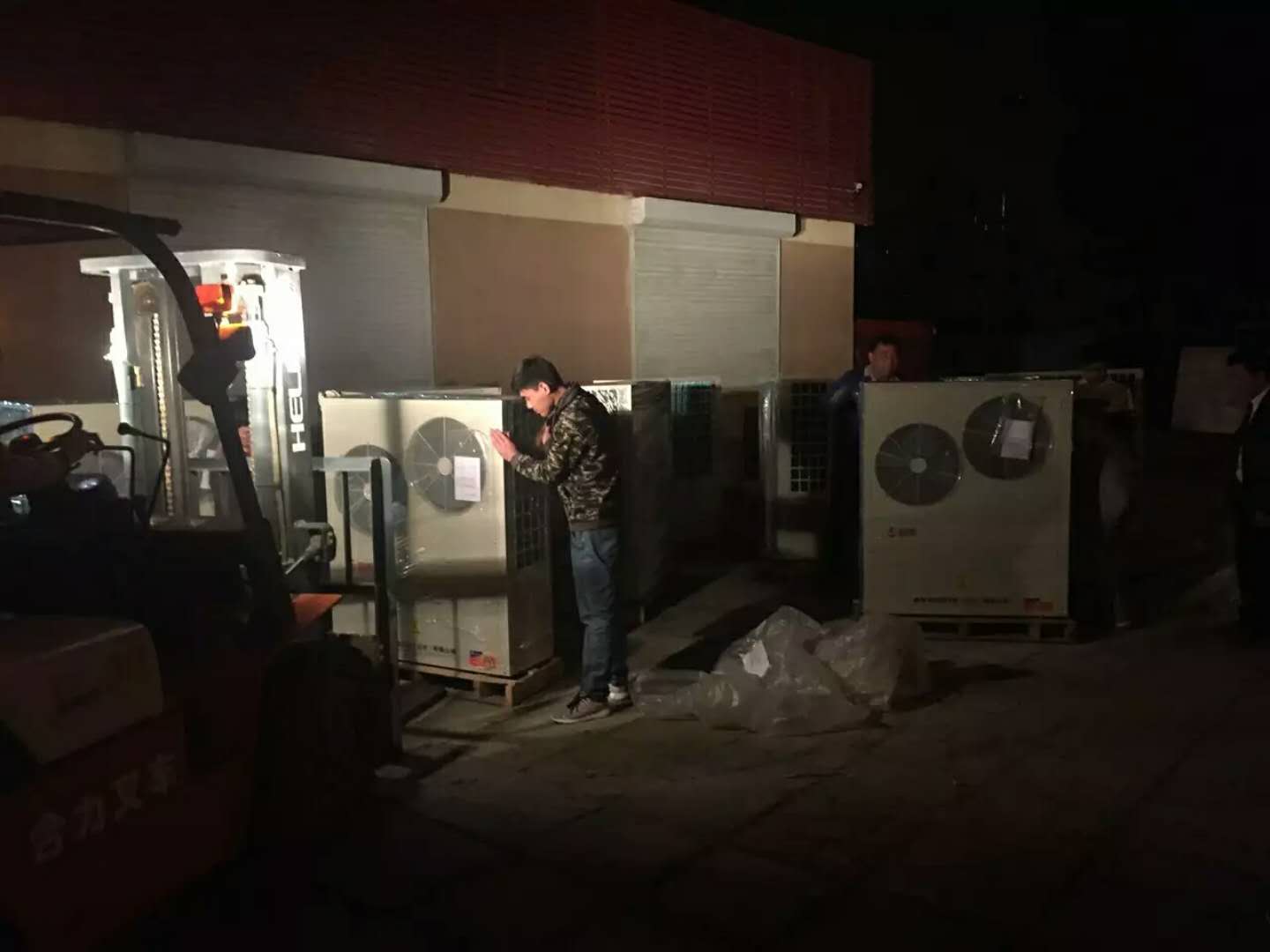 超低溫空氣源熱泵加班 超低溫空氣源熱泵加班